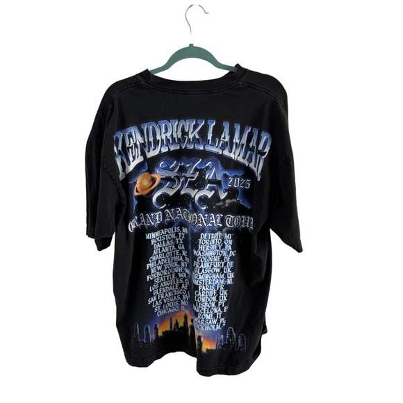 Grand National Tour Kendrick Gloria Bug Tour T-Shirt - Picture 5 of 6